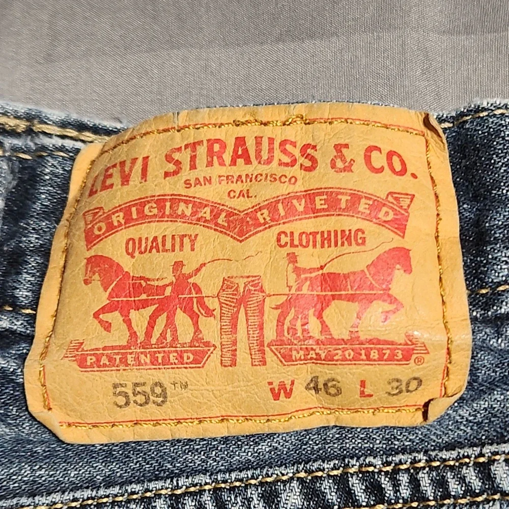 Levi's 559 Men's Jeans 46x30 Actual 44x27 Relaxed Straight Blue Denim Raw Hem